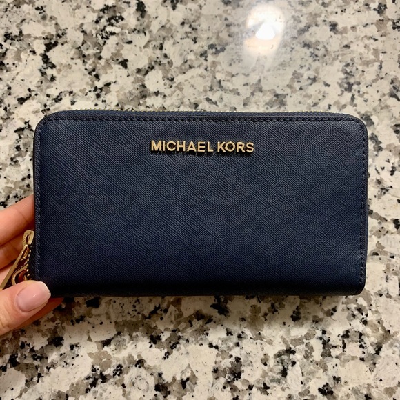 Michael Kors Handbags - Michael Kors Wallet